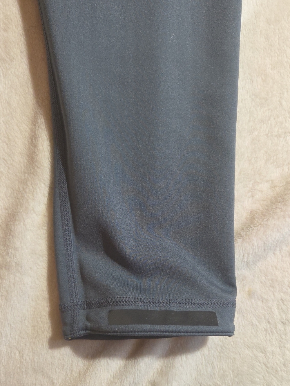 Title Nine Mad Dash Reversible Crops Rhythm Gray Multi Medium - Picture 12 of 12